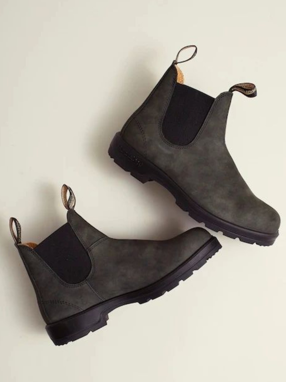 New! Blundstone Classic Chelsea Boots Leather 587 Rustic Black Women's US 11